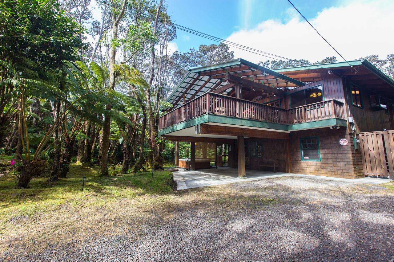 Hale Mauna Loa Upper Level With Shared Hot Tub Volcano Exterior photo